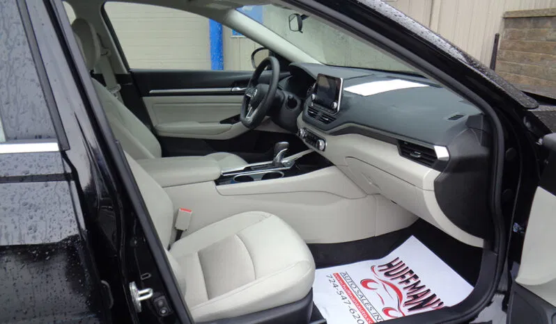 
								NISSAN ALTIMA SV full									