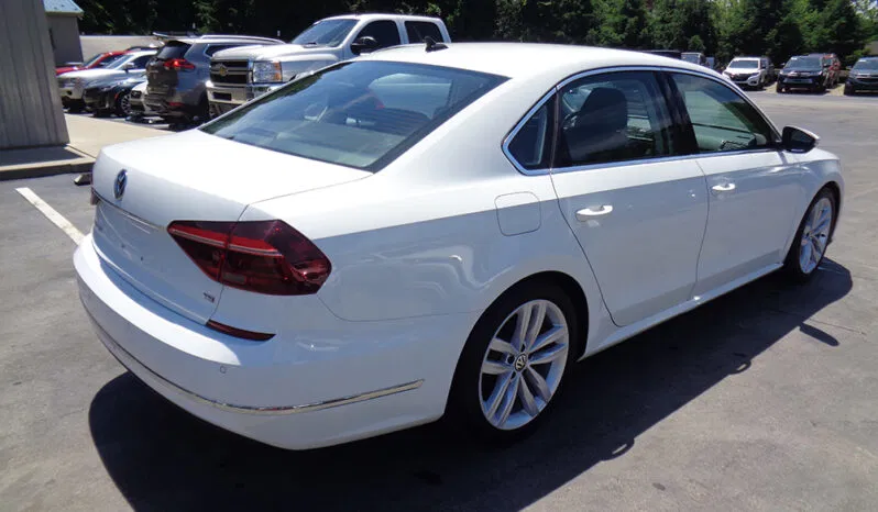 
								VOLKSWAGEN PASSAT SE TECHNOLOGY full									