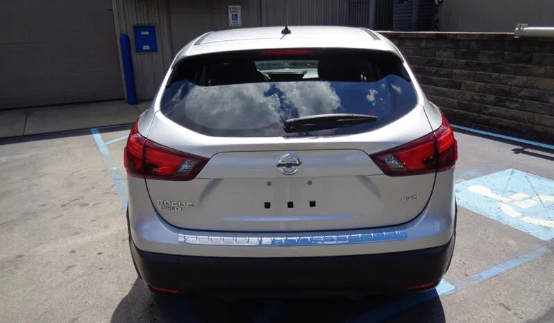 
								NISSAN ROGUE SPORT S full									