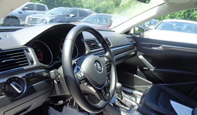 
								VOLKSWAGEN PASSAT SE TECHNOLOGY full									
