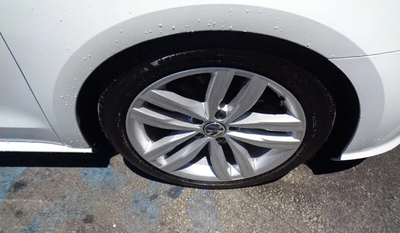 
								VOLKSWAGEN PASSAT SE TECHNOLOGY full									