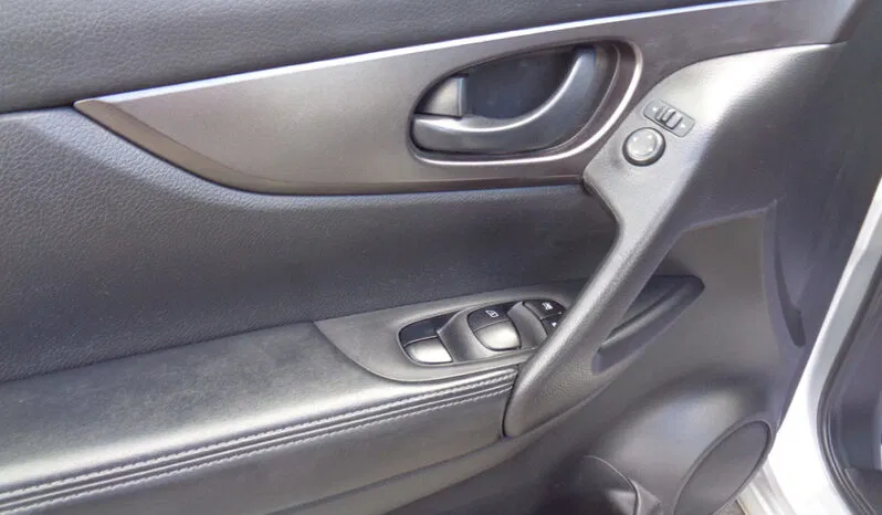 
								NISSAN ROGUE SPORT S full									