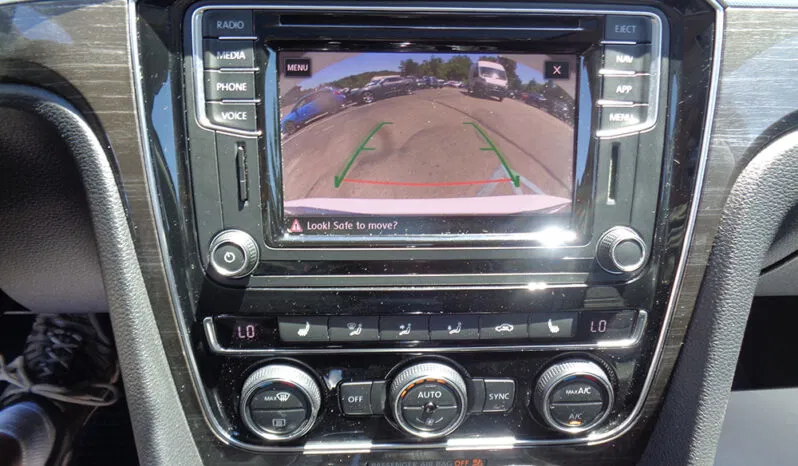 
								VOLKSWAGEN PASSAT SE TECHNOLOGY full									