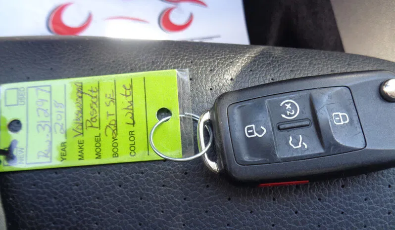 
								VOLKSWAGEN PASSAT SE TECHNOLOGY full									