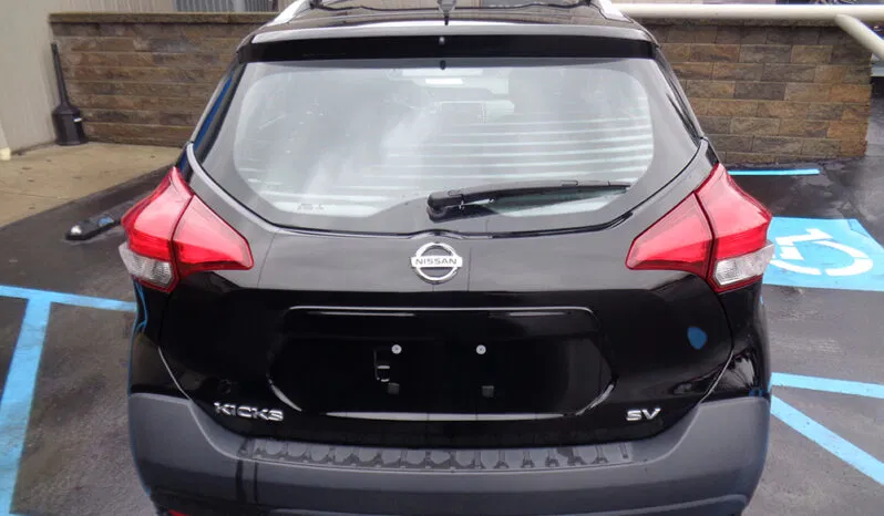 
								NISSAN KICKS SV full									