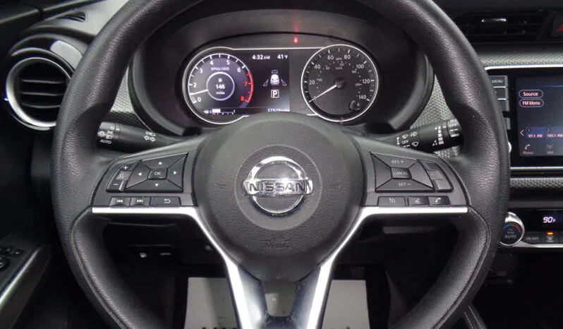 
								NISSAN KICKS SV full									