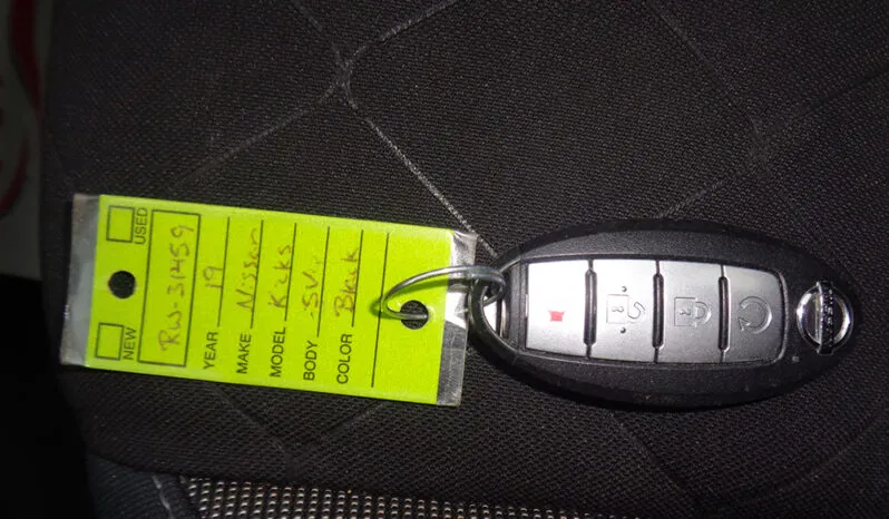 
								NISSAN KICKS SV full									
