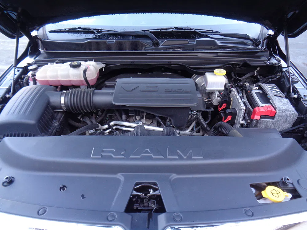 
								RAM 1500 BIGHORN CREW CAB full									