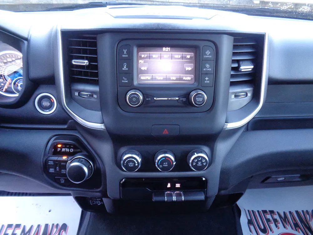 
								RAM 1500 BIGHORN CREW CAB full									