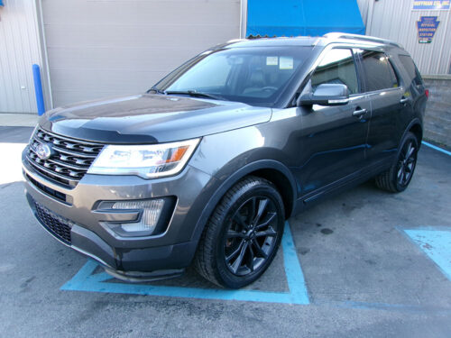 2017 Ford Explorer XLT's photo