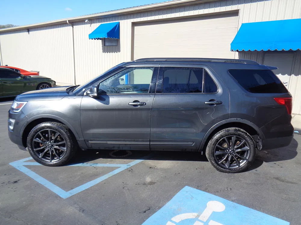 
								FORD EXPLORER XLT full									
