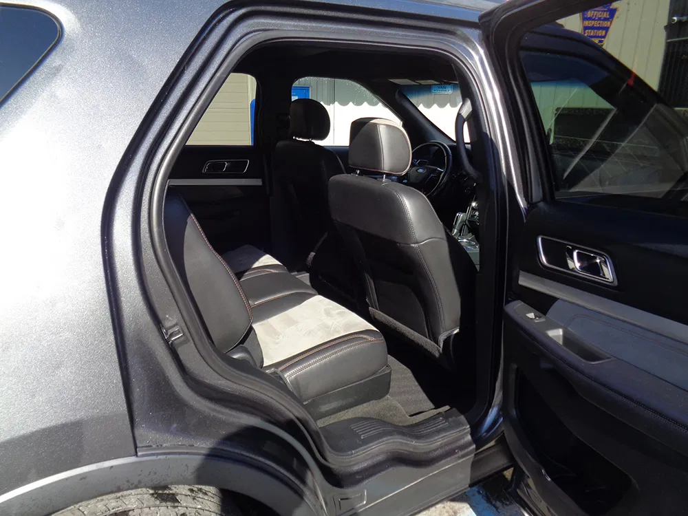 
								FORD EXPLORER XLT full									