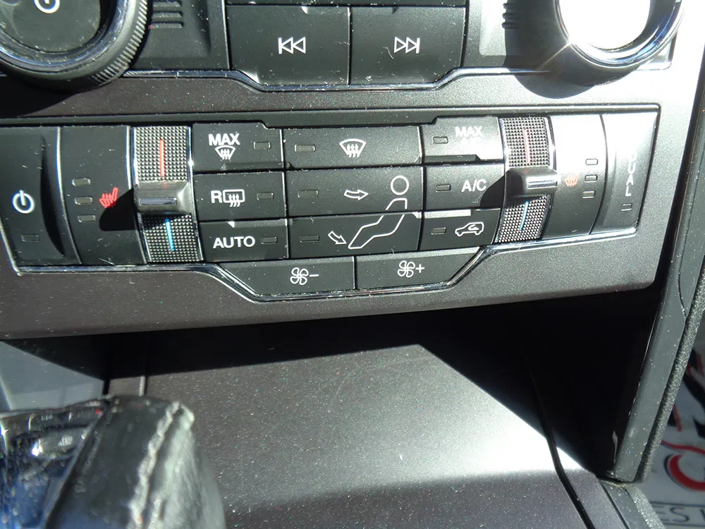 
								FORD EXPLORER XLT full									
