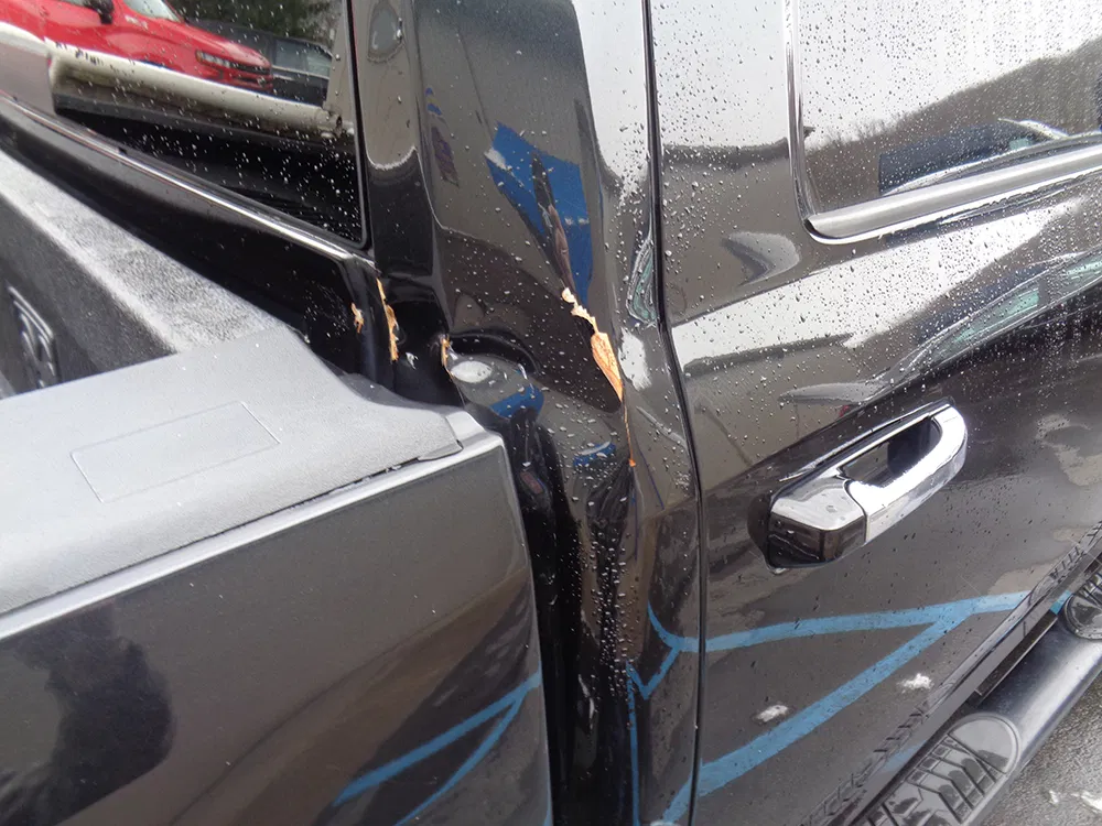 
								RAM 1500 BIGHORN CREW CAB full									