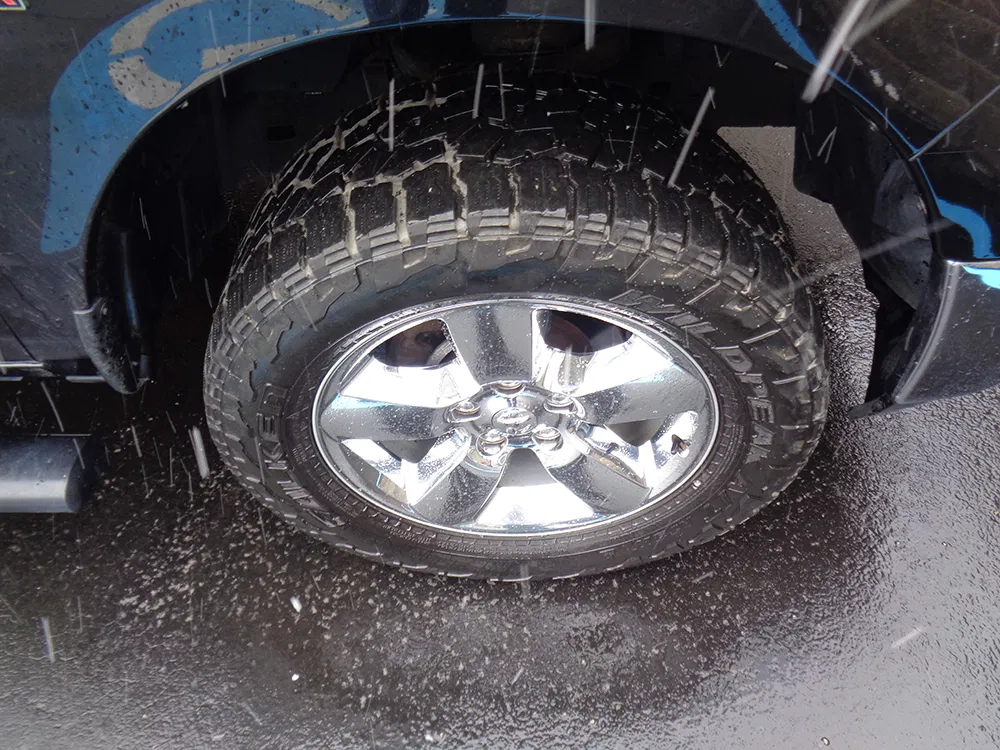 
								RAM 1500 BIGHORN CREW CAB full									