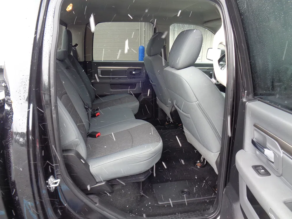 
								RAM 1500 BIGHORN CREW CAB full									