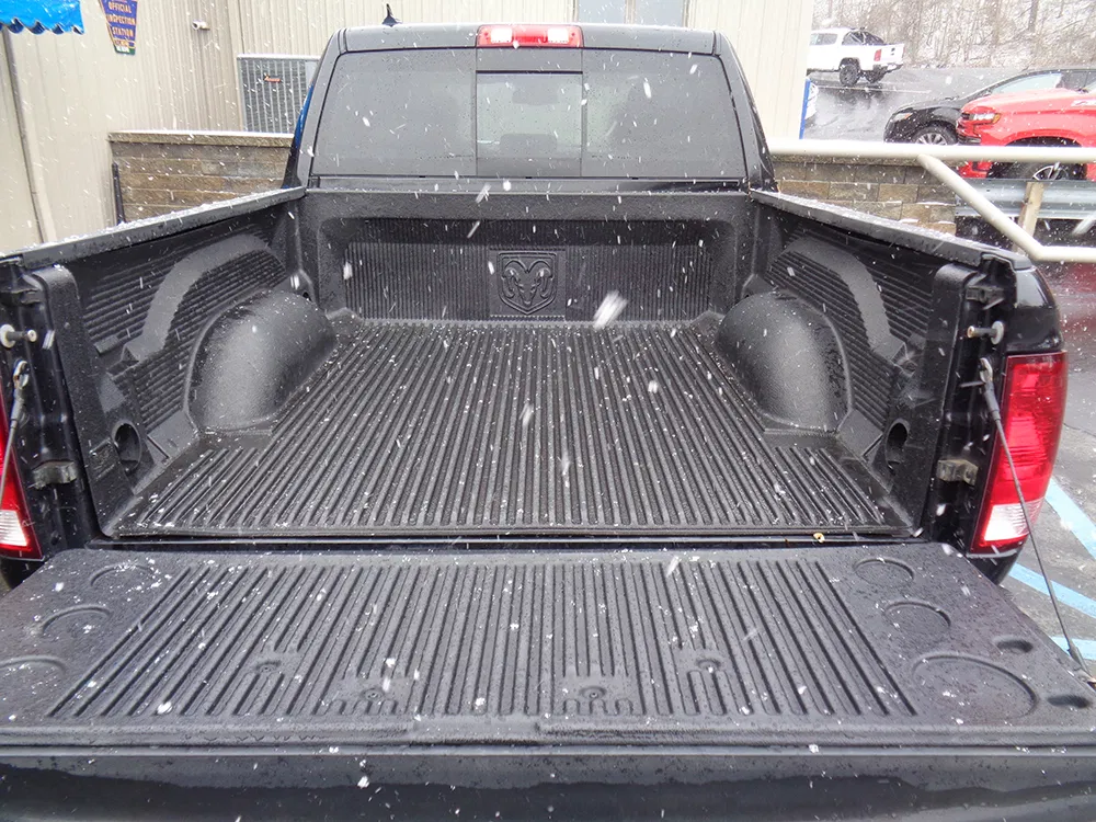 
								RAM 1500 BIGHORN CREW CAB full									