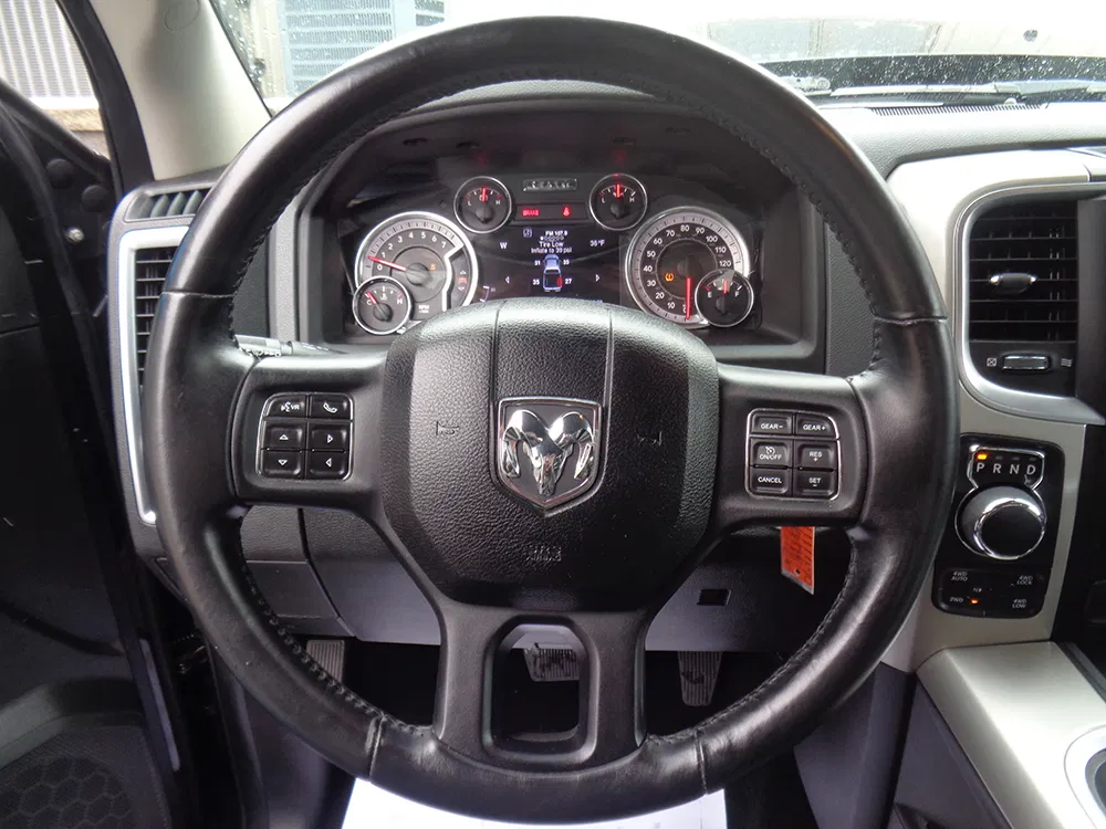 
								RAM 1500 BIGHORN CREW CAB full									