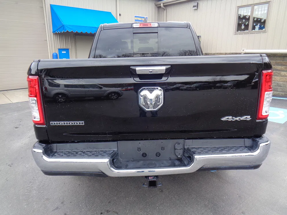 
								RAM 1500 BIG HORN CREW CAB full									