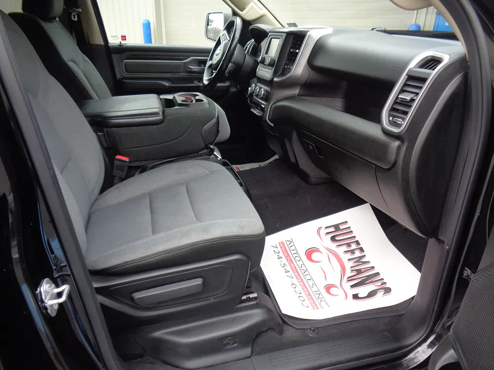 
								RAM 1500 BIG HORN CREW CAB full									