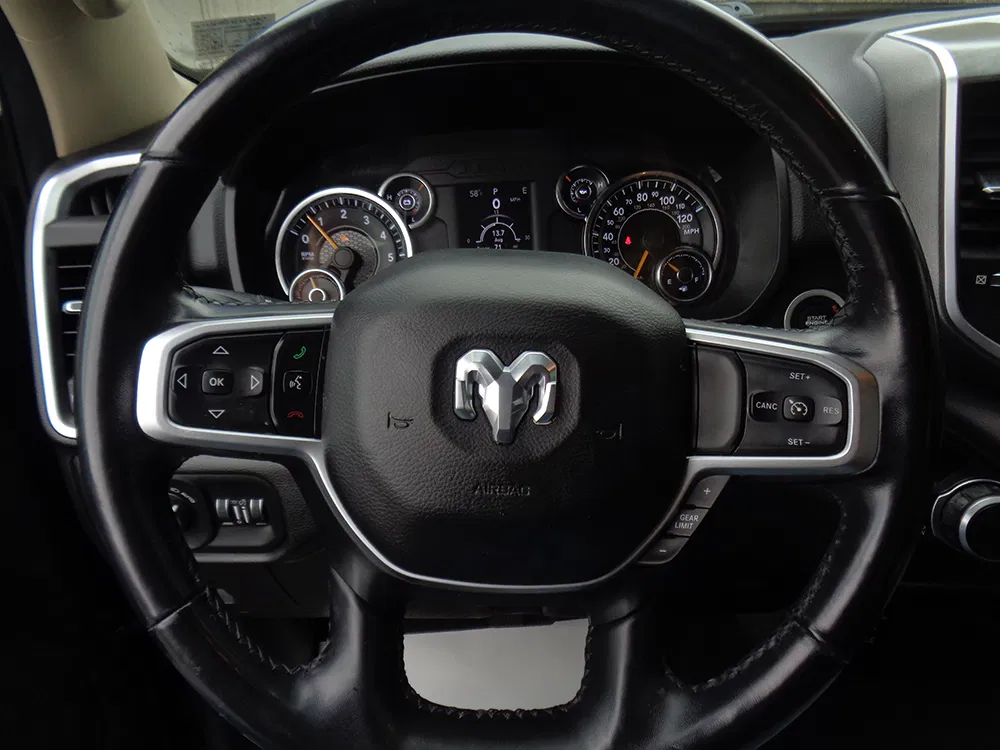 
								RAM 1500 BIG HORN CREW CAB full									