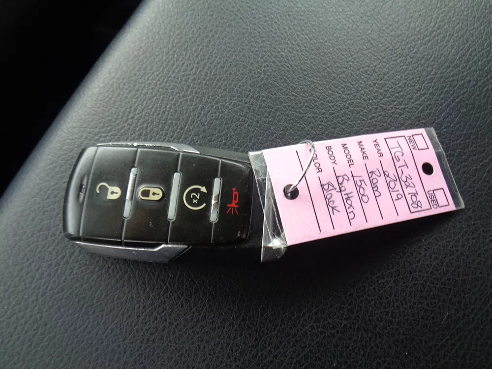 
								RAM 1500 BIG HORN CREW CAB full									