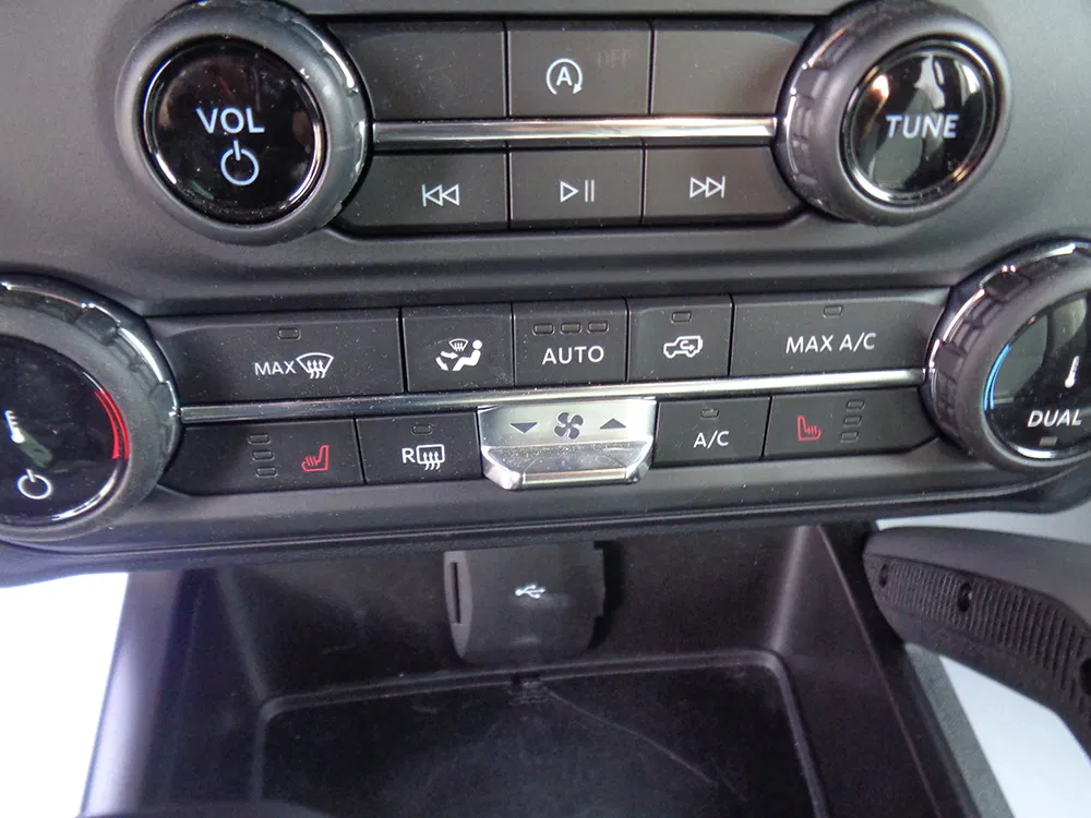 
								FORD BRONCO BIG BEND full									