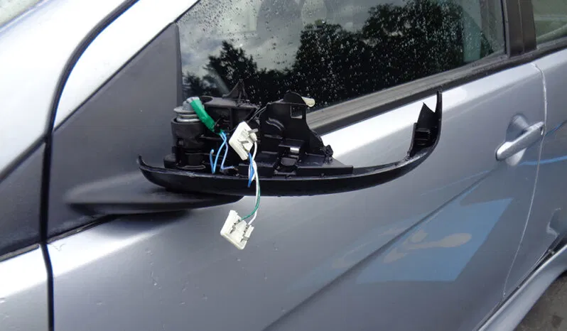 
								MITSUBISHI LANCER SE full									