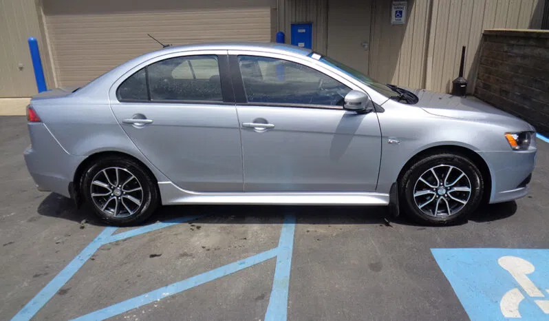 
								MITSUBISHI LANCER SE full									
