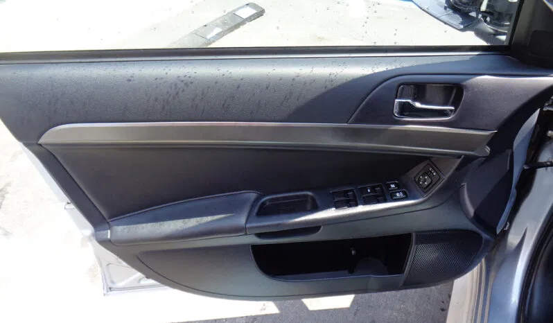 
								MITSUBISHI LANCER SE full									