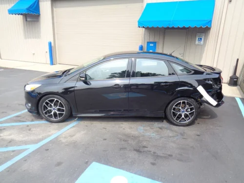 2016 Ford Focus SE's photo
