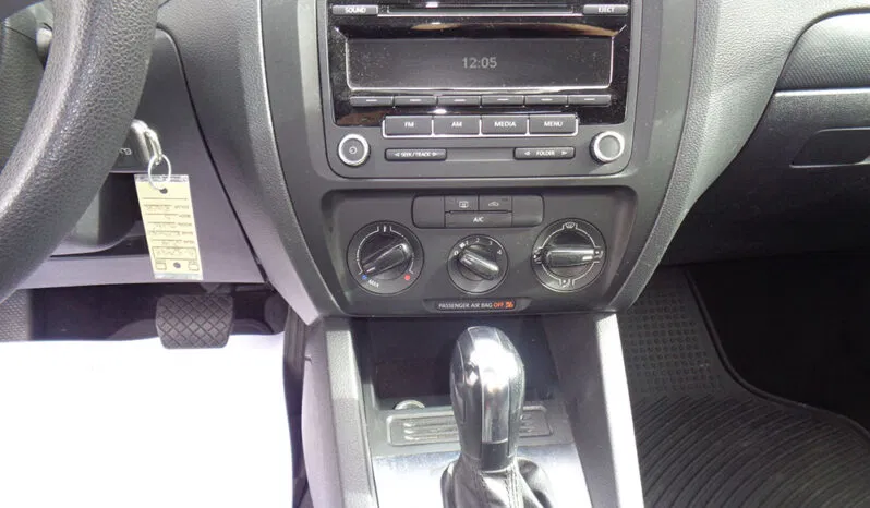 
								VOLKSWAGEN JETTA S full									
