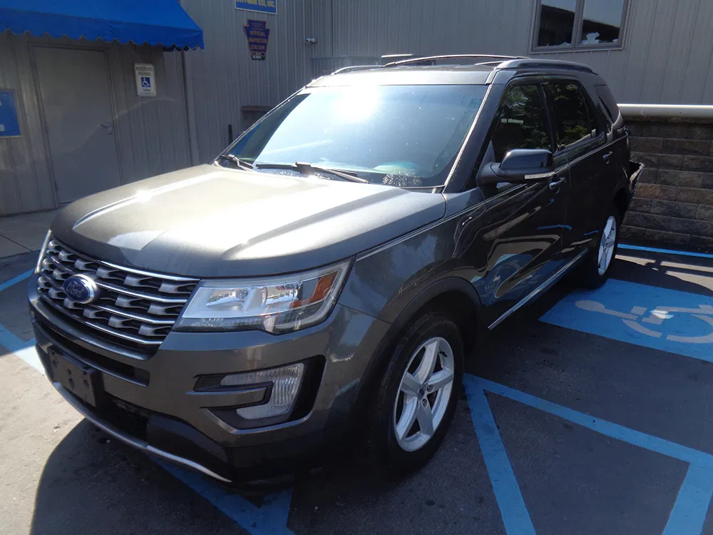 
								FORD EXPLORER XLT full									