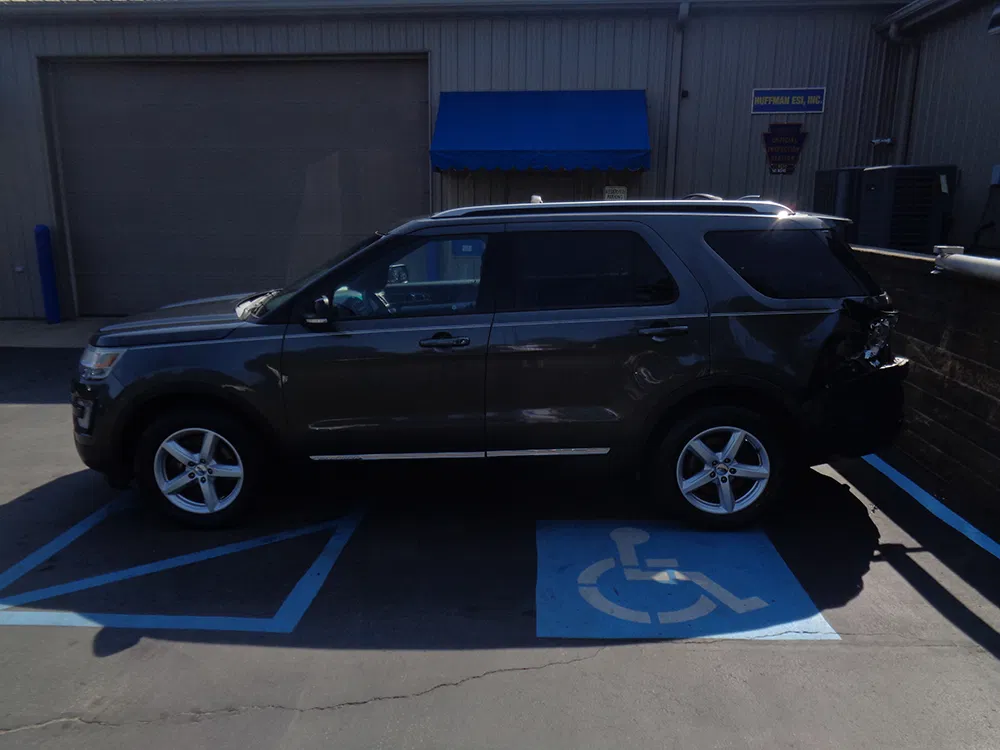 
								FORD EXPLORER XLT full									