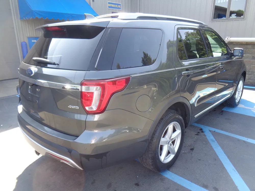 
								FORD EXPLORER XLT full									
