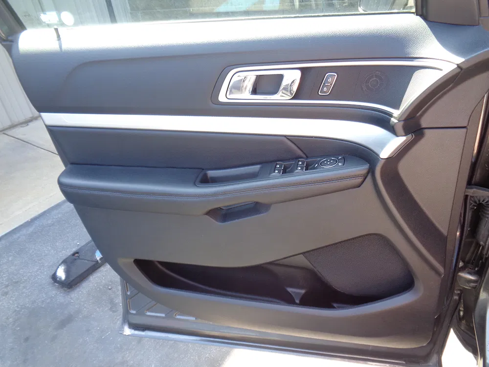 
								FORD EXPLORER XLT full									