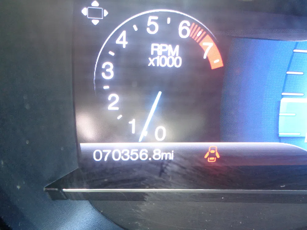 
								FORD EXPLORER XLT full									