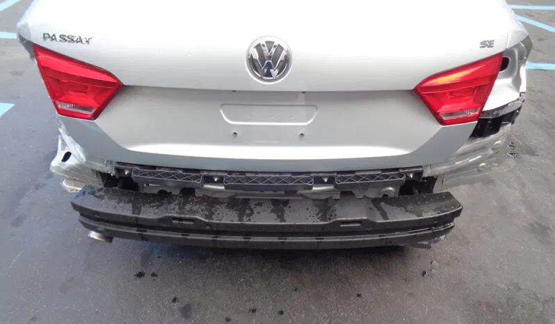 
								VOLKSWAGEN PASSAT SE full									
