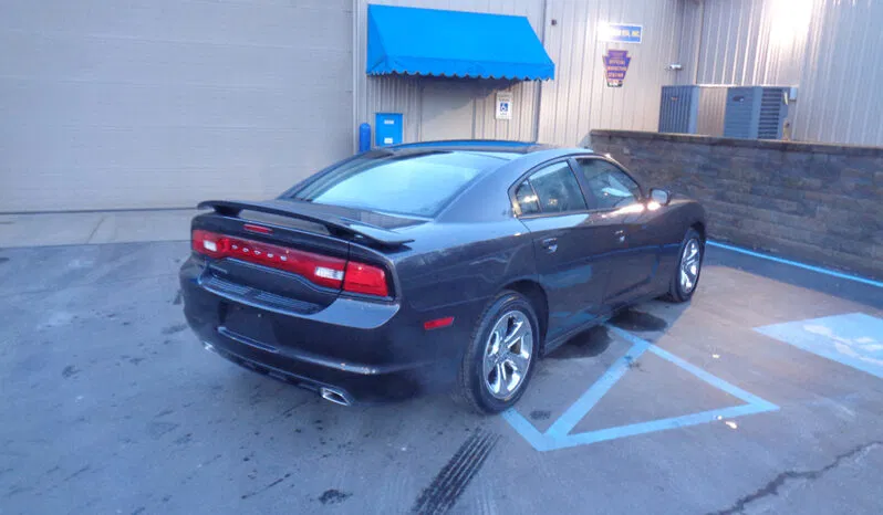 
								DODGE CHARGER SE full									
