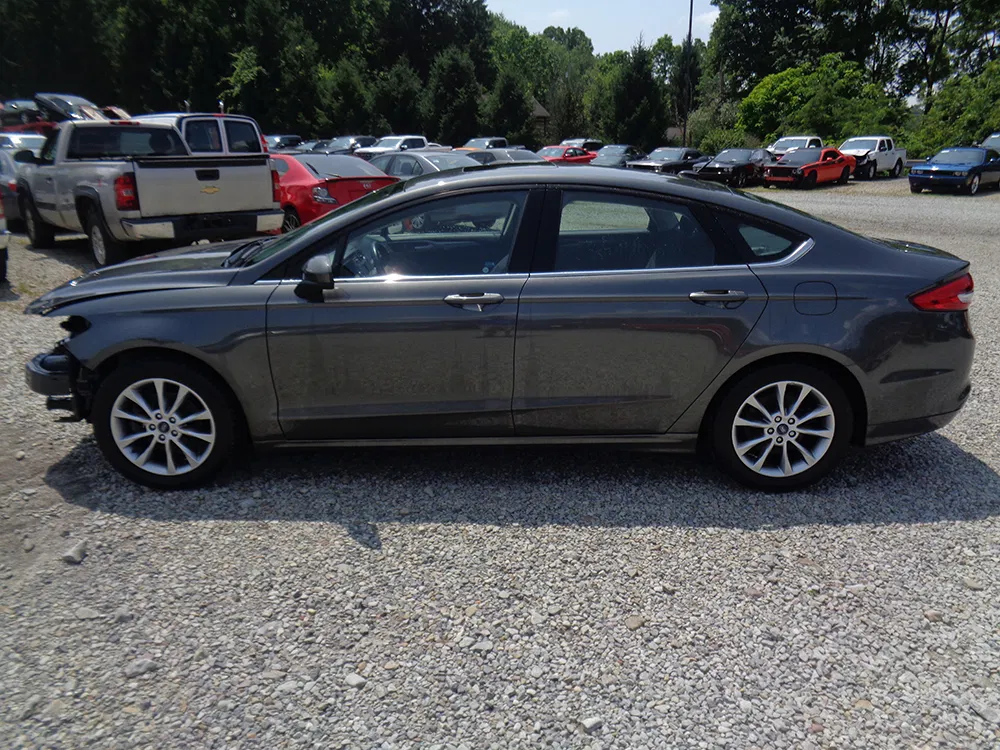 
								FORD FUSION SE full									