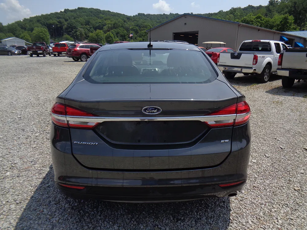 
								FORD FUSION SE full									