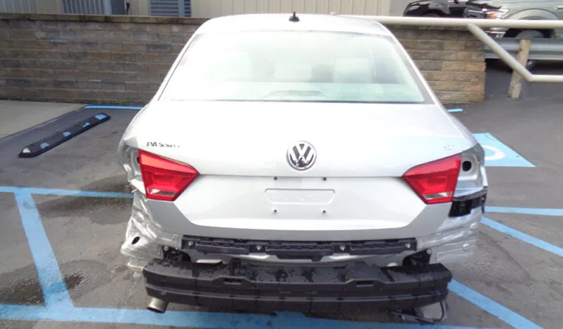 
								VOLKSWAGEN PASSAT SE full									