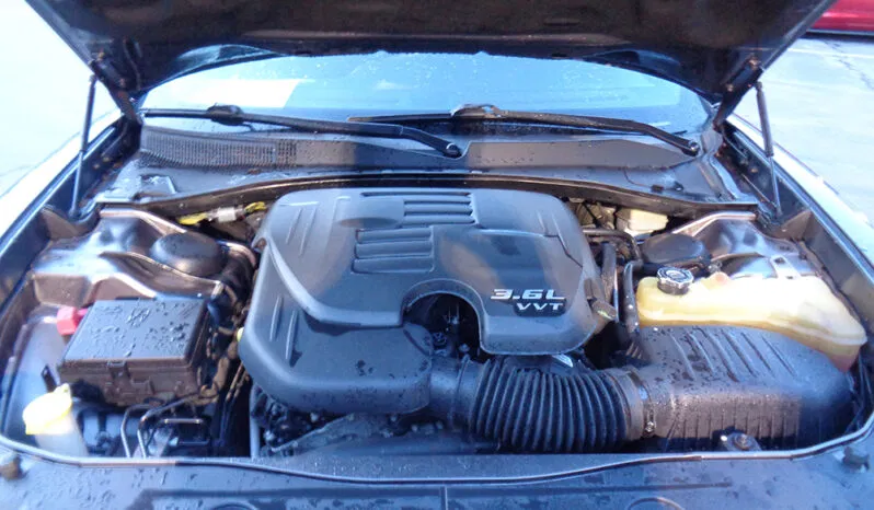 
								DODGE CHARGER SE full									