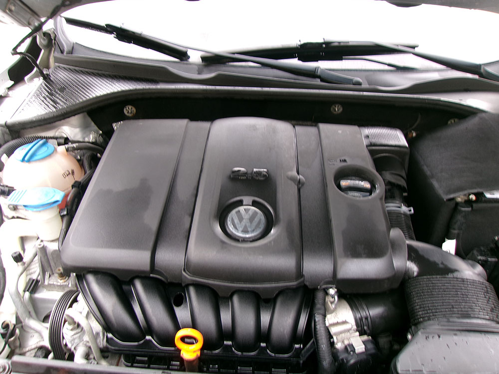 
								VOLKSWAGEN PASSAT SE full									