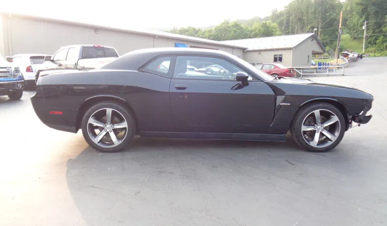
								DODGE CHALLENGER SXT full									