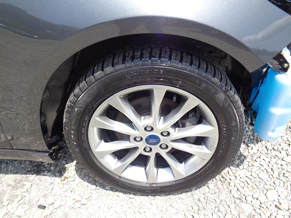 
								FORD FUSION SE full									