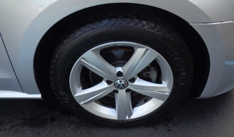 
								VOLKSWAGEN PASSAT SE full									