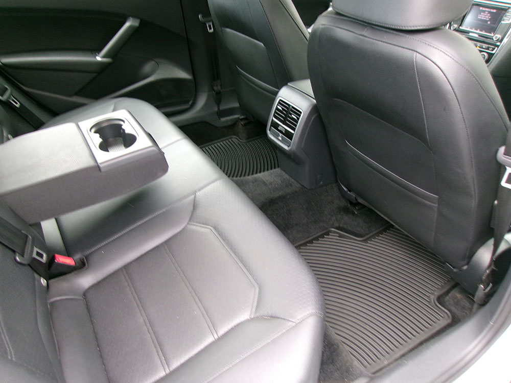 
								VOLKSWAGEN PASSAT SE full									