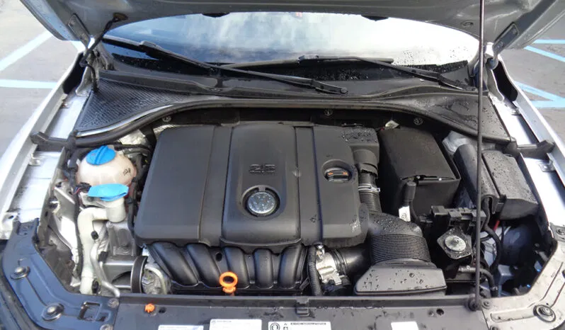 
								VOLKSWAGEN PASSAT SE full									