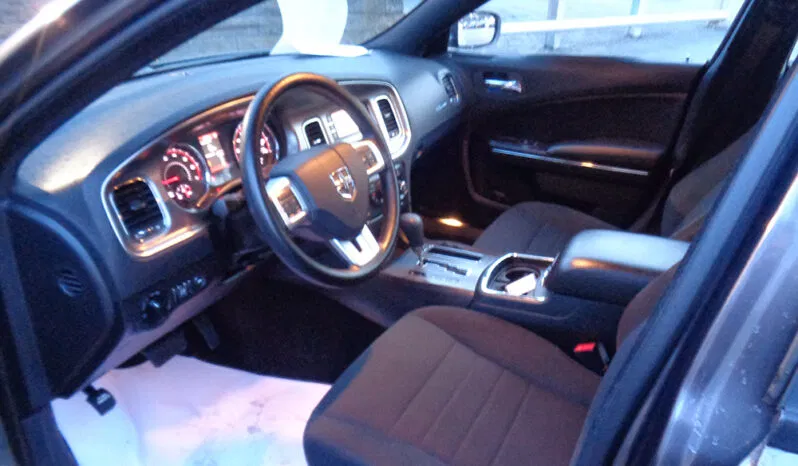 
								DODGE CHARGER SE full									